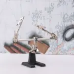 *מעמד הלחמה מקצועי עם זרועות גמישות – הפיתרון המושלם!* 🔧