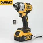 *מברגה אלחוטית DeWalt DCF887 📐 ללא פחמים – 205N.m*