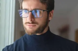 *משקפי קריאה מסננים כחול לעובדי משרד*