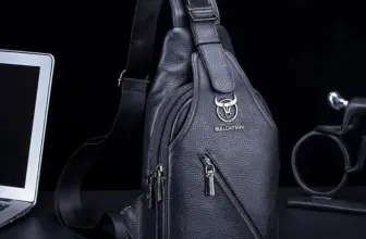 *תיק כתף מעור BULLCAPTAIN – אחסון חכם למשרד ולטיולים* 💼✨