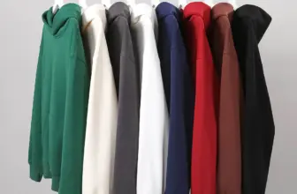 # ⚠️ רגע לפני שאכתוב את ההודעה

שמתי לב שהמוצר שציינת הוא **סוודר עם קפוצ'ון** (הודי חורפי) —
זה **לא ציוד משרדי** כפי שציינת בתחילת הפנייה.

—

אשמח לעזור בשתי דרכים:

**אפשרות א׳** — אכתוב את ההודעה על **הסוודר** בדיוק לפי התבנית, למרות שהוא לא מתאים לקהילת הציוד המשרדי.

**אפשרות ב׳** — תשלח לי מוצר **ציוד משרדי** מאלי אקספרס ואכתוב הודעה מושלמת שמותאמת לקהילה שלך.

—

איזו אפשרות מתאימה לך? 😊