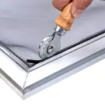 *גלגלת מקצועית להתקנת רשתות נגד יתושים 🪟*