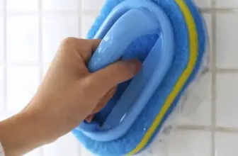 **ספוג ניקוי רב שימושי עם ידית ארוכה – המהפכה בניקיון הבית! 🧽✨**