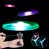 *צלחת מעופפת זוהרת לילדים עם תאורת LED*