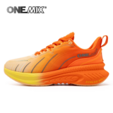 *נעלי ריצה מרופדות ONEMIX – מושלמות לרצים כבדים* 🏃‍♂️👟