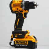*מקדחה נטענת מקצועית DEWALT DCD805 20V – ללא פחמים!* 🔧⚡